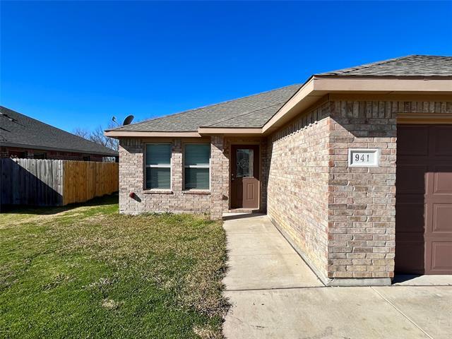 Building Photo - 941 Robineta Ln