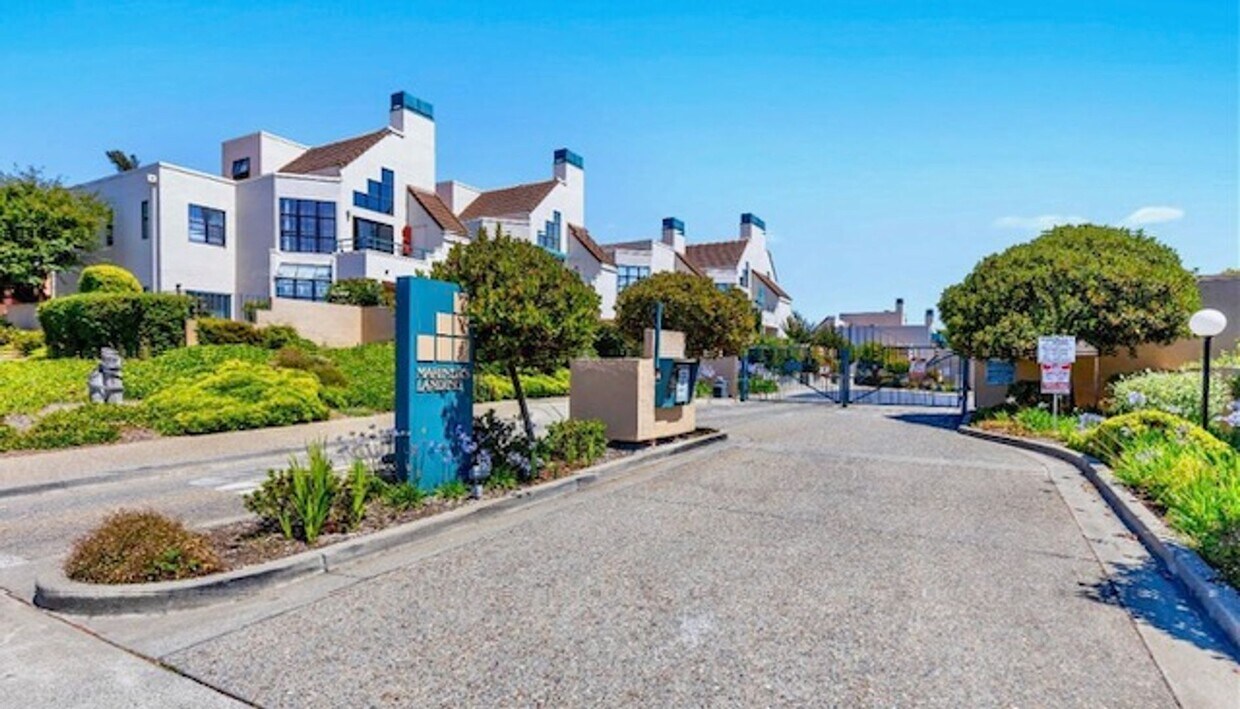 Primary Photo - Great 1 bed 1 bath Condo with Garage in Va...