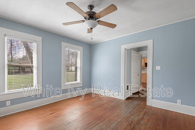 Foto del edificio - 254 S Railroad St