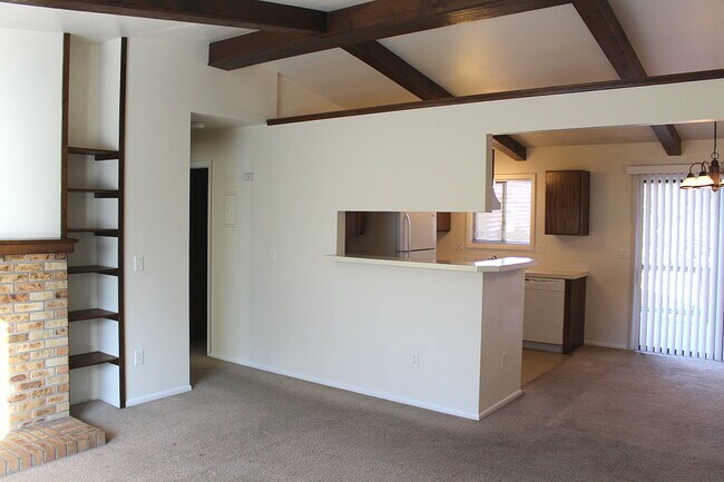 Building Photo - 1030 Davidson Dr