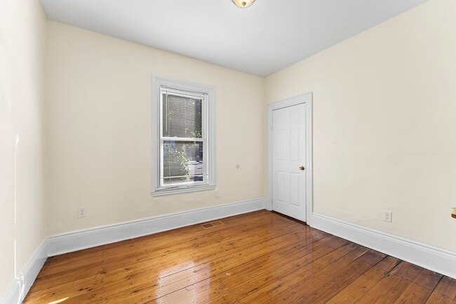 Building Photo - 53 Brookside Ave