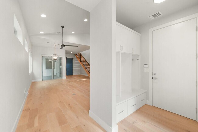 Foto del edificio - 4313 Banister Ln