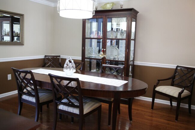 Foto del edificio - 18 Rosewood Ct