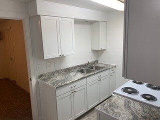 kitchen sink - 1717 E Mission Ave
