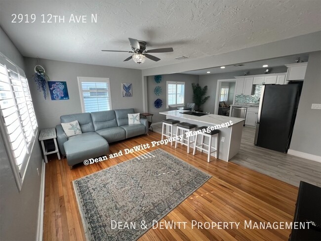 Foto del edificio - 2919 12th Ave N