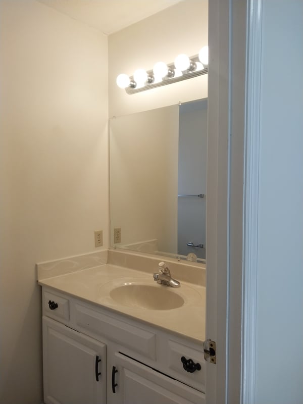 Building Photo - 321 Bailey Rd