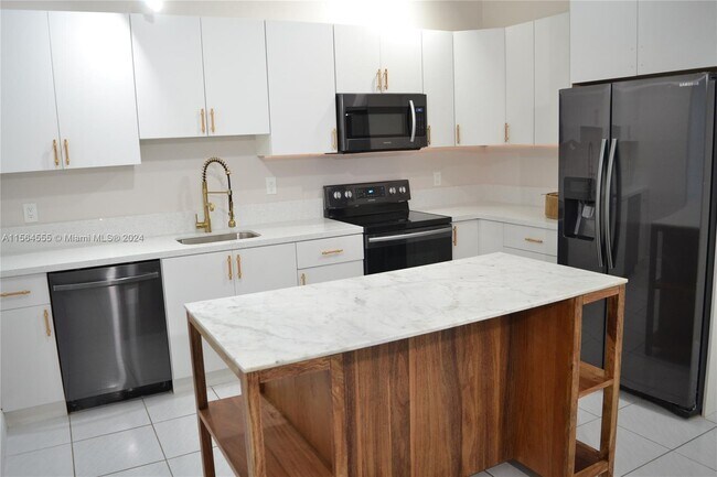 Building Photo - 11515 SW 81st Rd