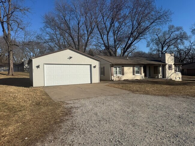 Foto del edificio - 1311 Devils Glen Rd