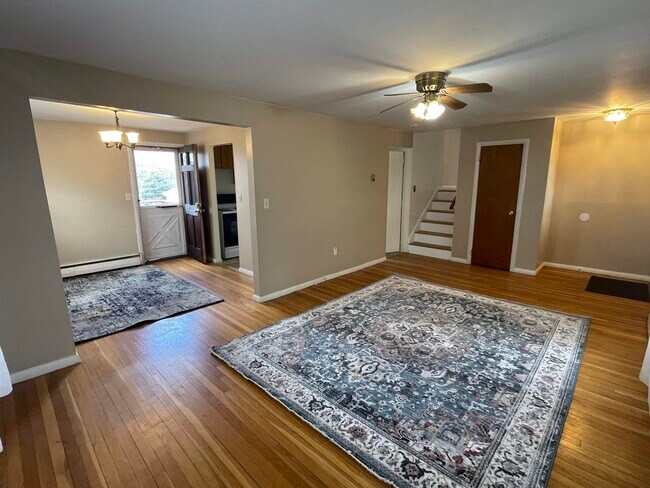 Foto del edificio - 10 Larry Ln