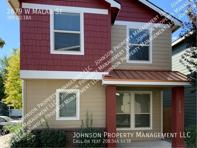 Building Photo - Contemporary Nearly New Townhome Near Down...