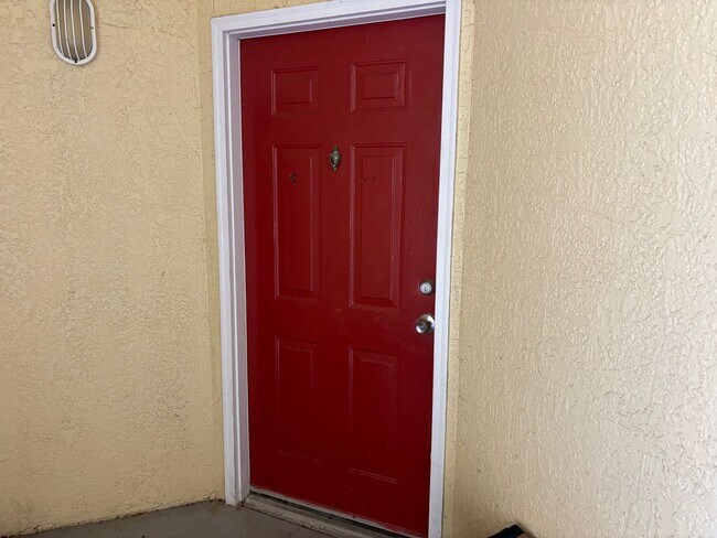 Building Photo - First-Floor Condo for Lease in Visconti, M...