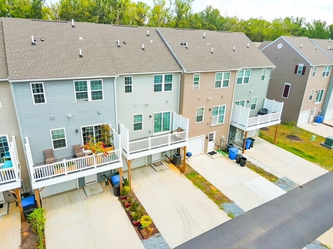 Building Photo - 72 Caswell Dr