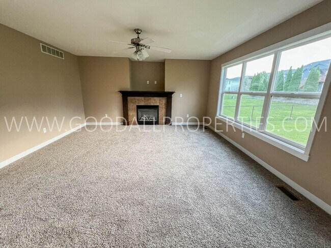 Foto del edificio - 1903 SE Clover Ridge Dr