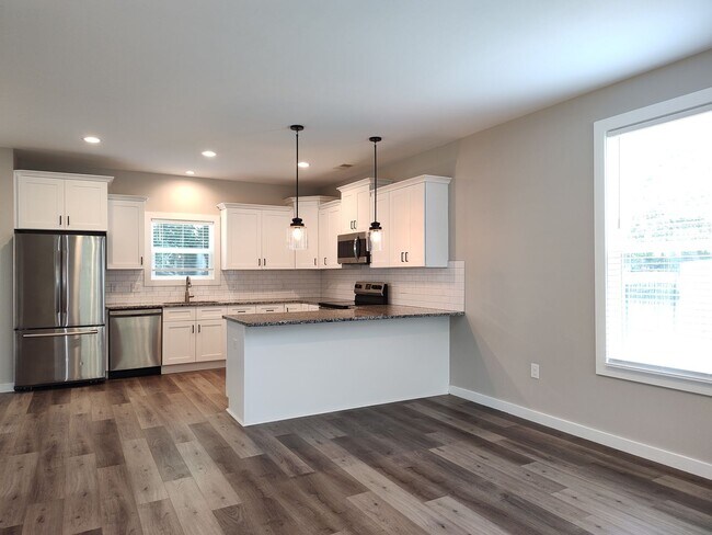 Foto del edificio - Move-in ready 4-bedroom, 2.5-bathroom home!