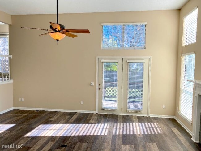 Building Photo - 3 br, 3 bath Townhome - 15623 W. 90th. St.