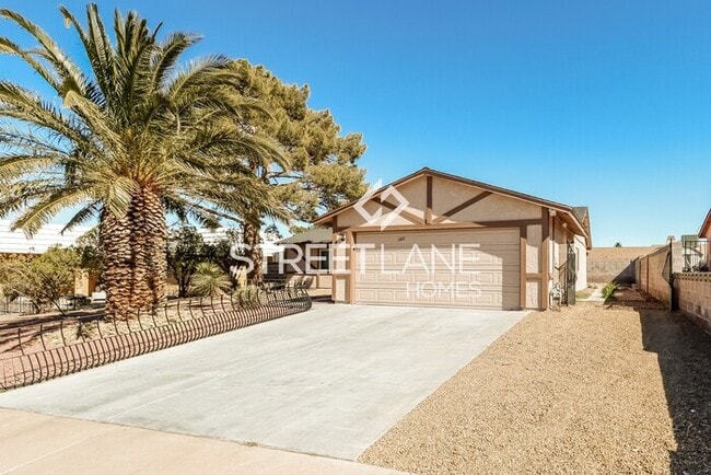 Building Photo - NOW OFFERING FIRST FULL MONTH FREE!!