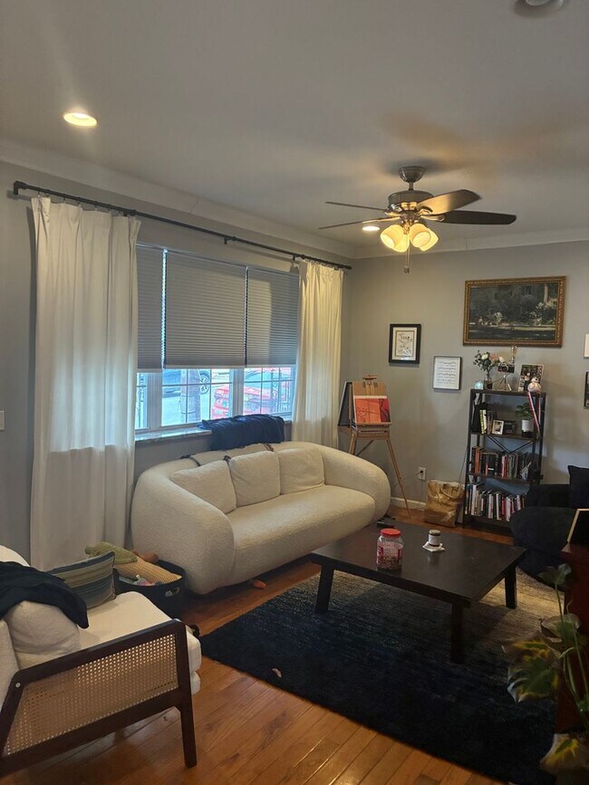 Foto del edificio - SPACIOUS LAWRENCEVILLE 3 BED 2.5 BATH! PERFECT LOCATION!