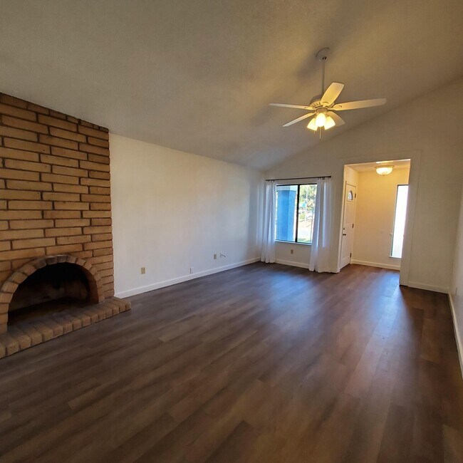 Building Photo - 11060 Goller Ct