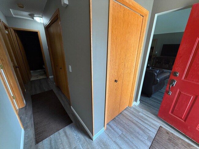 Building Photo - Just Listed! Stunning 4 Bedroom 3 Bathroom...