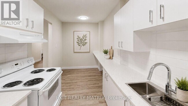 Building Photo - 408 Miranda Private