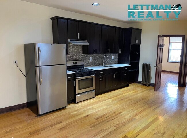 Kitchen - 623 Vermont St