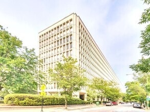 Building Photo - 1401 E 55th St