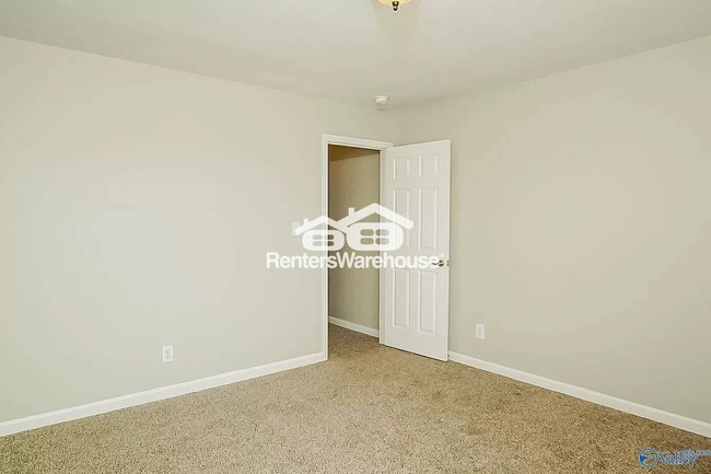 Building Photo - 123 Forestbrook Dr