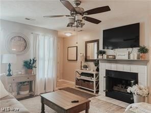 Foto del edificio - 14801 Lenox Dr