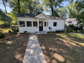 Building Photo - 2611 Sherwood St