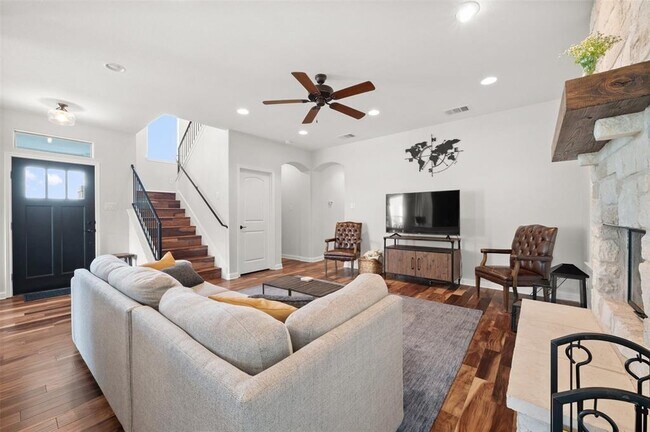Building Photo - 14702 Broken Bow Trail