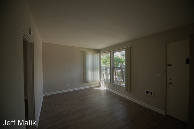 Building Photo - 4075 Arizona St