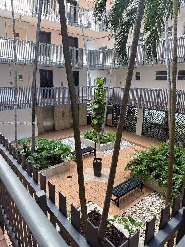 Foto del edificio - 100 Ocean Ln Dr