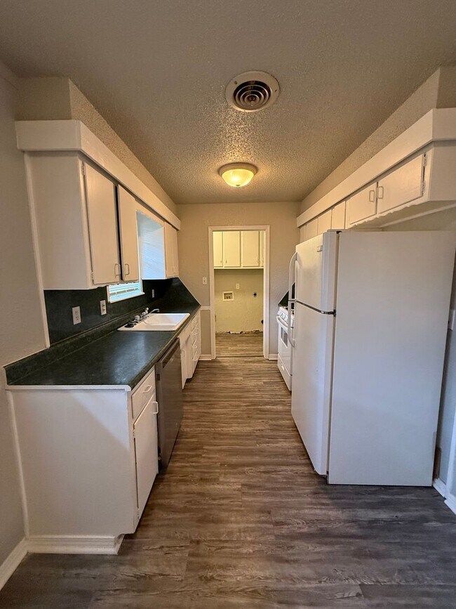 Foto del edificio - 3 bed, 11/2 bath home in North Norman