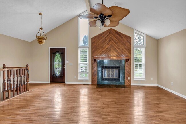 Foto del edificio - 7918 Holly Hills Dr