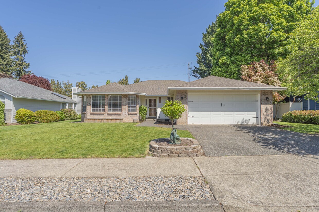 Foto principal - 3120 NE 98th Cir
