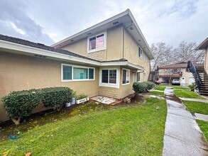 Building Photo - 817 N Capitol Ave