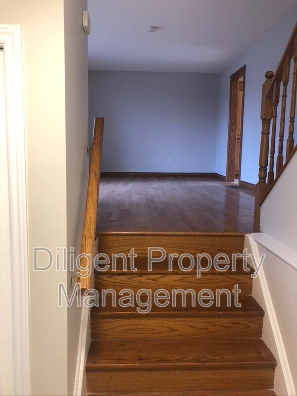 Photo du bâtiment - 905 Central Park Blvd N