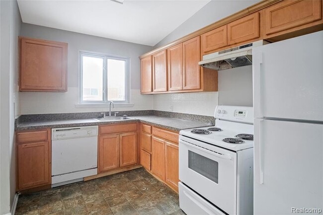 Building Photo - 15320 Marlow St