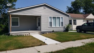 Building Photo - 1581 Garfield St