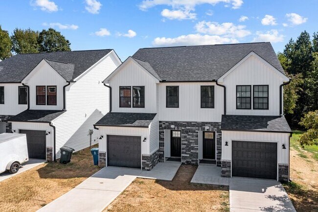 Foto del edificio - Salisbury Townhome w/ Garage