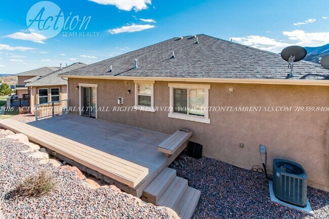 Foto del edificio - 7225 Centennial Glen Dr