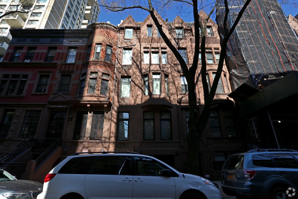 Building Photo - 59 W 90th St