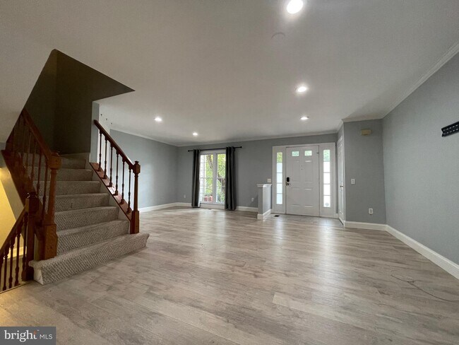 Building Photo - 308 Crescendo Way