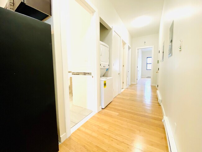 Building Photo - 415 Knickerbocker Ave