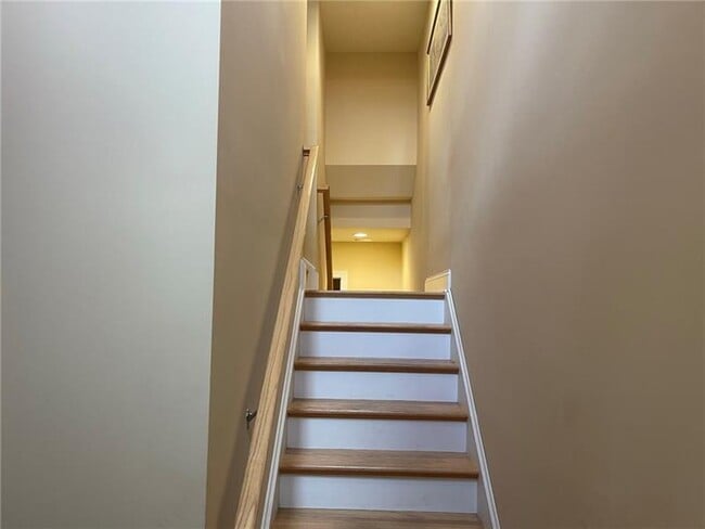 Foto del edificio - 698 Arbor Ct