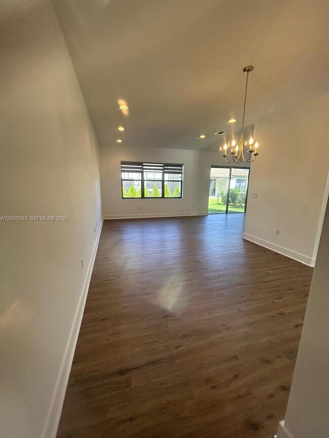 Foto del edificio - 5525 Agostino Way