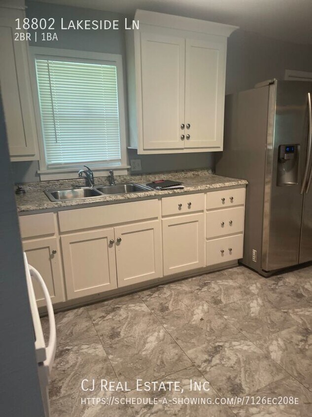 Foto del edificio - 18802 Lakeside Ln