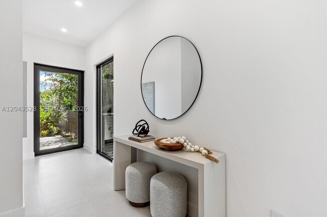 Foto del edificio - 1337 NE 13th St