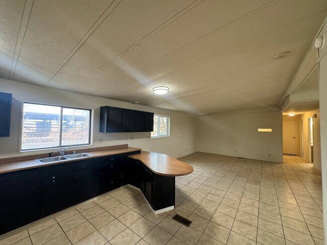 Foto del edificio - 170 S Outlook Rd