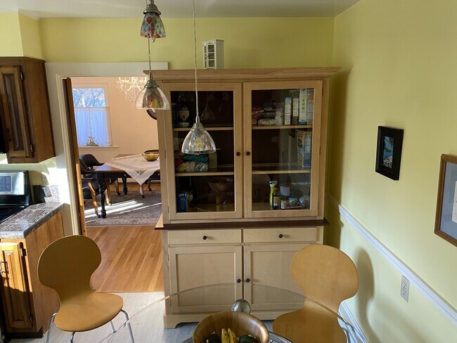 Foto del edificio - 18 Cowell Dr